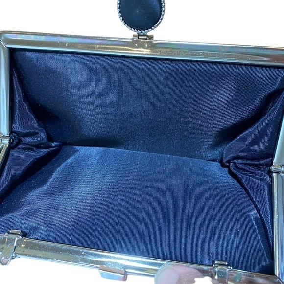 VINTAGE Black satin clutch evening Purse silver tone metallic frame and chain - Picture 3 of 10